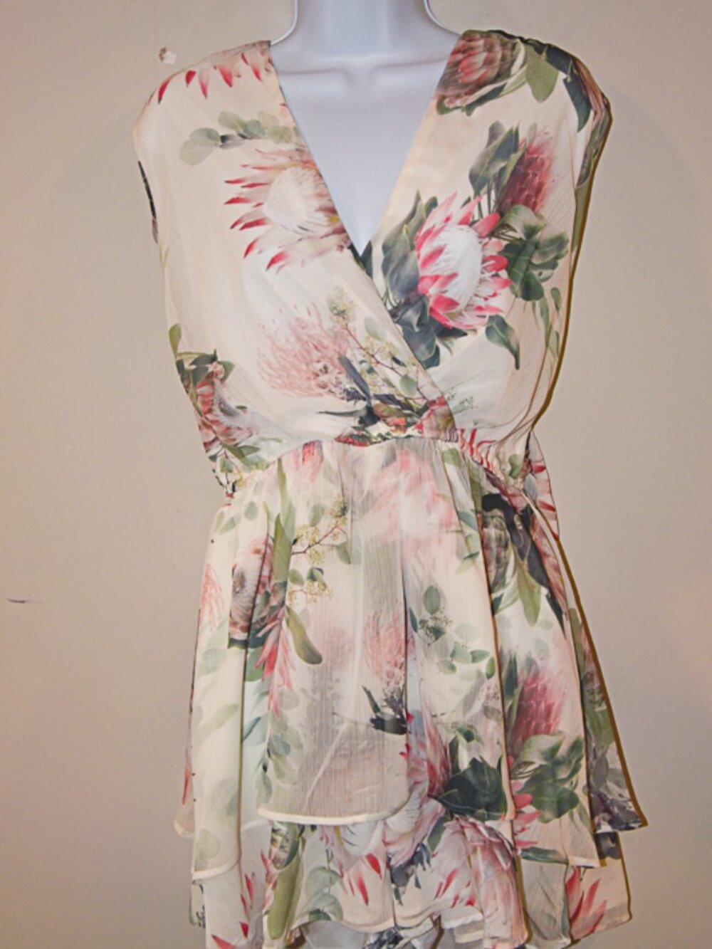 NWT Express Floral Romper Size Medium